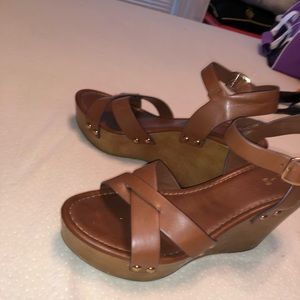 Tan Wedges